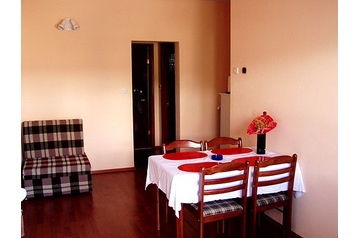 Kroatija Privát Okrug Donji, Eksterjeras